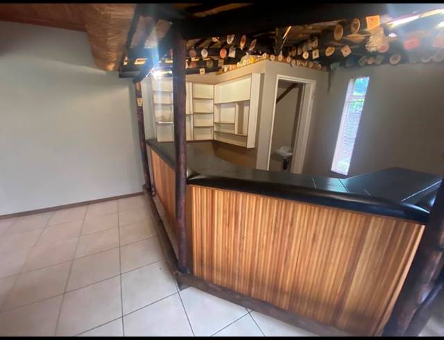 6 BEDROOM HOUSE FOR SALE IN CLUBVILLE